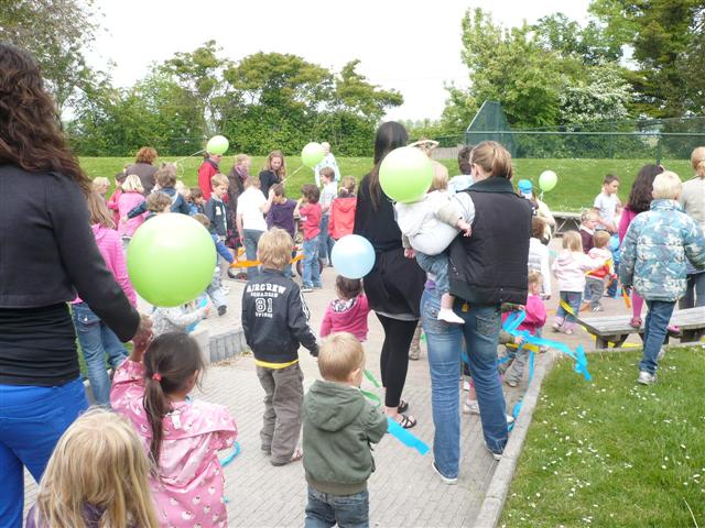 Ballonnenwedstrijd als start van de SKRS Beweegmaand