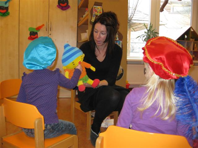 Peuters van ’t Hoepeltje worden vriendjes met Puk