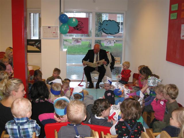 Wind- en struisvogelgeluiden tijdens Voorleesontbijt op onze kinderdagverblijven