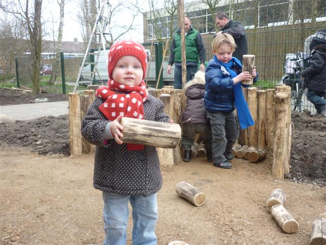 Nu ook een natuurlijke tuin voor kinderdagverblijf ’t Schommeltje!