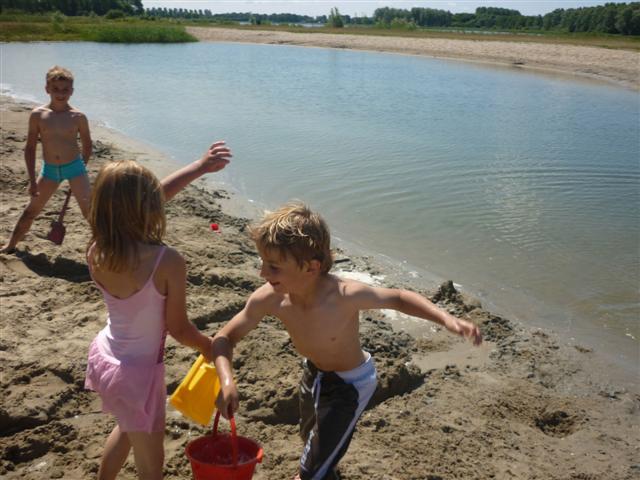 Bso’ers van Sint Maarten genieten volop van zon, water en zand!
