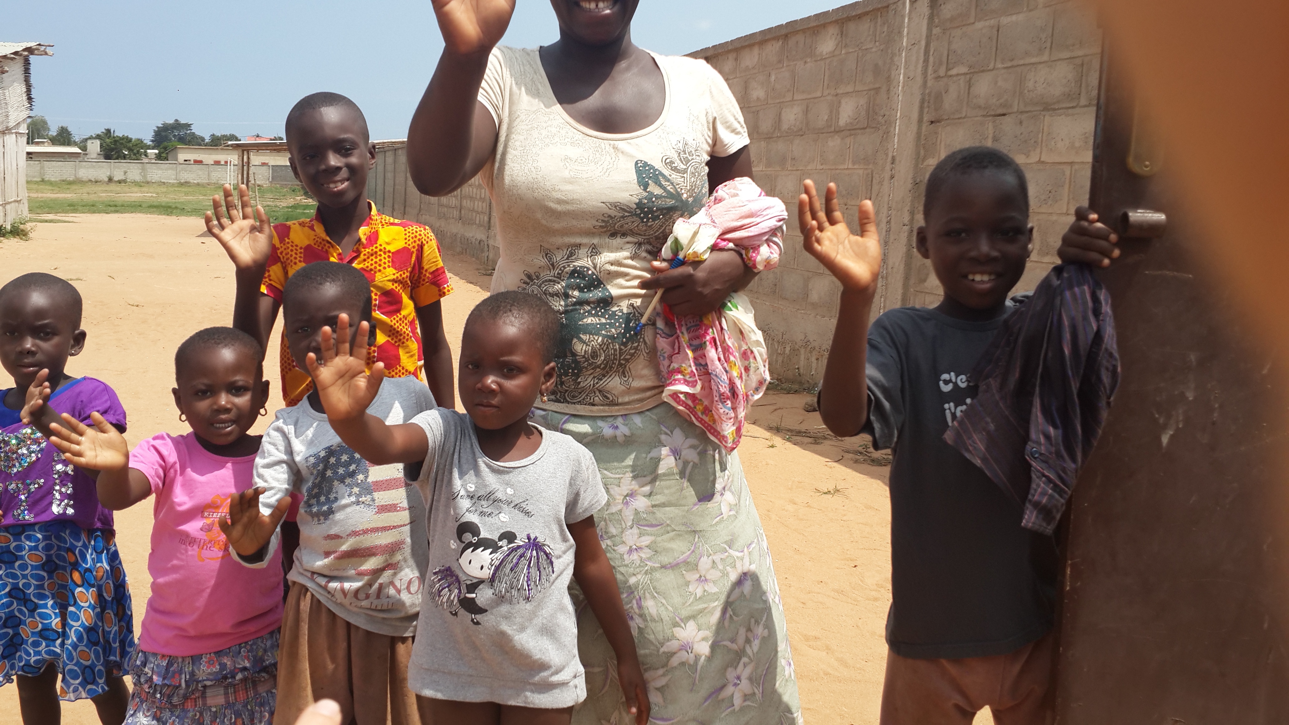 SKRS doneert bedrag kerstkaarten aan Schoolhulp Togo