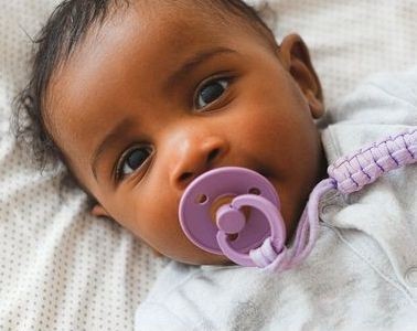 Bibs speen: slecht voor het kindergebit of niet?