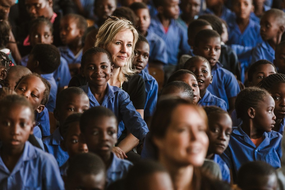 De reis van Mascha naar hiv-kinderen maakt diepe indruk: ’Waar maken wij ons druk om?’