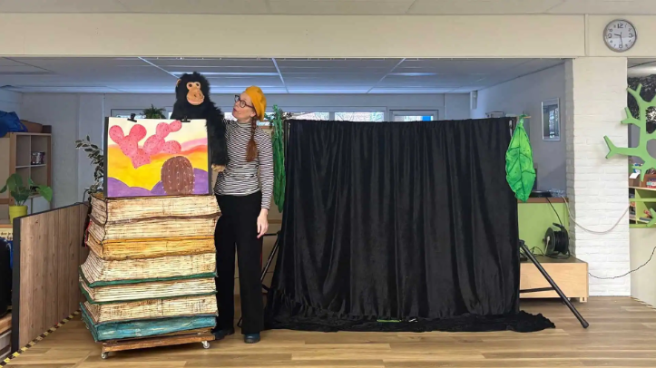 Première: voorstelling Kleine Aap zorgt voor vrolijke start Nationale Voorleesdagen